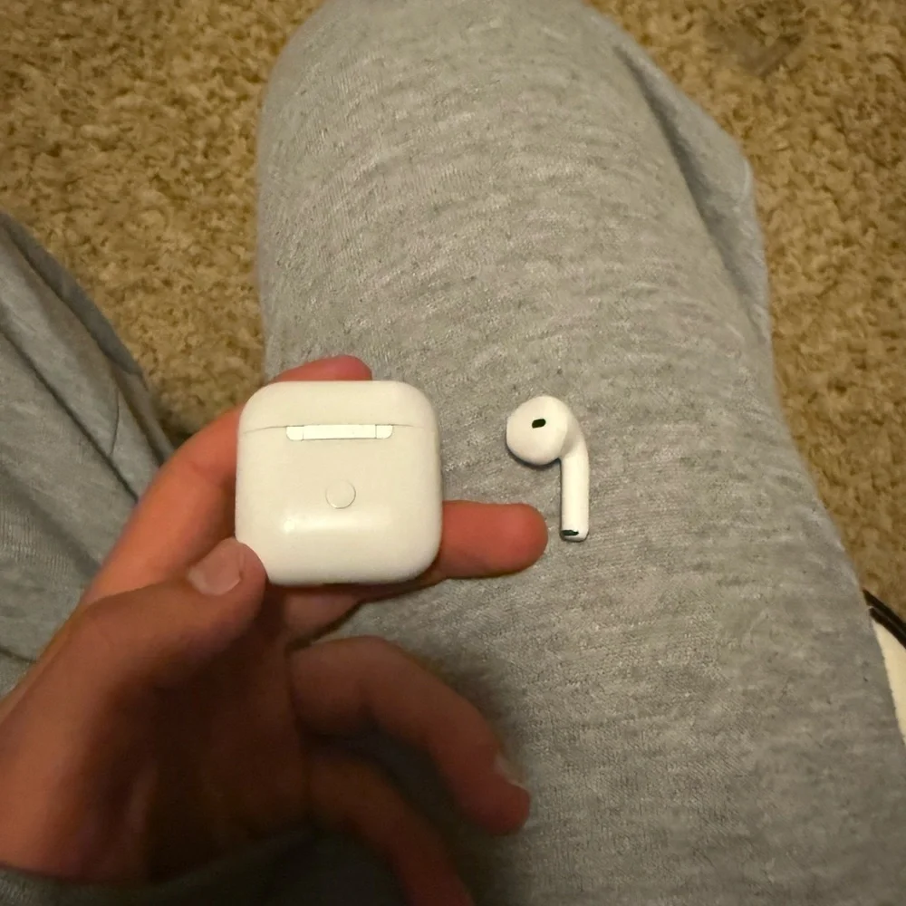 Wireless Earbuds Charging Case - White